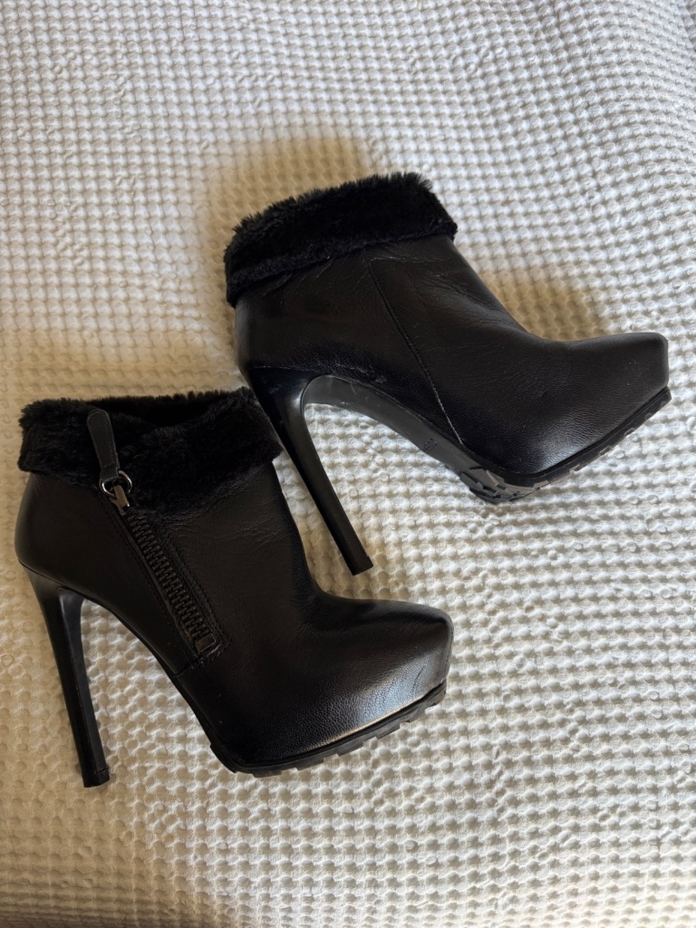 GUESS Black Faux-Fur Platform Ankle Booties - Women